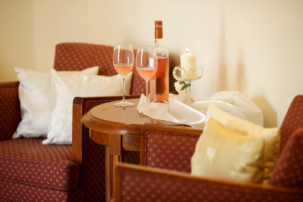 Hotel Rittinger Bonyhád Eksteriør billede