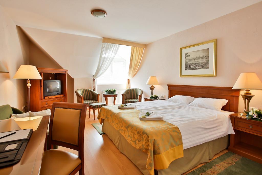 Hotel Rittinger Bonyhád Værelse billede
