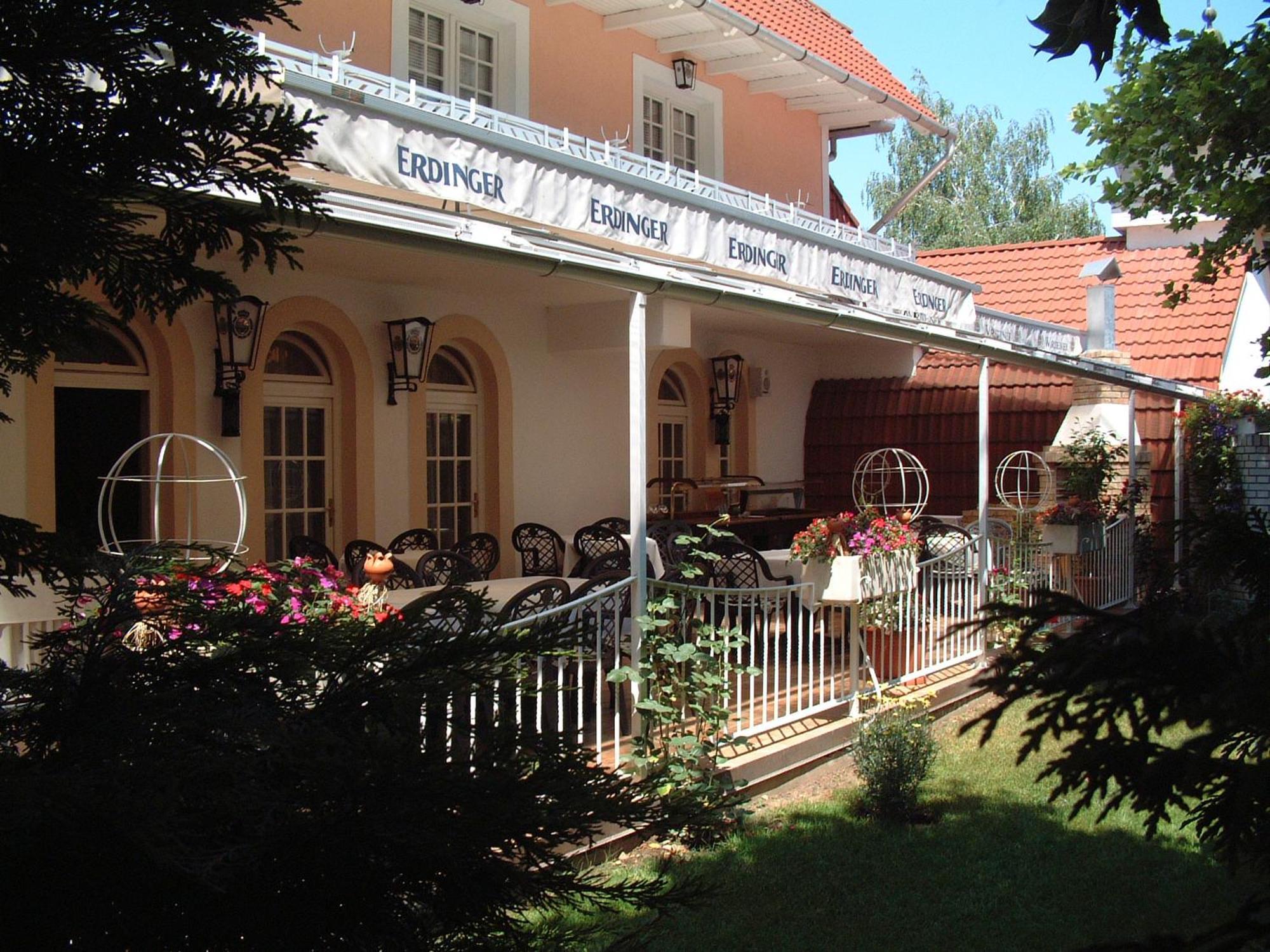 Hotel Rittinger Bonyhád Eksteriør billede